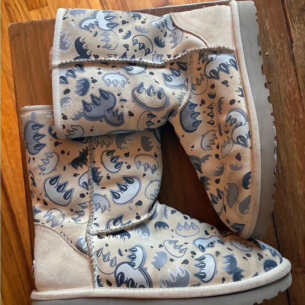 UGG Cream Shearling Interior - Picture 3 of 4